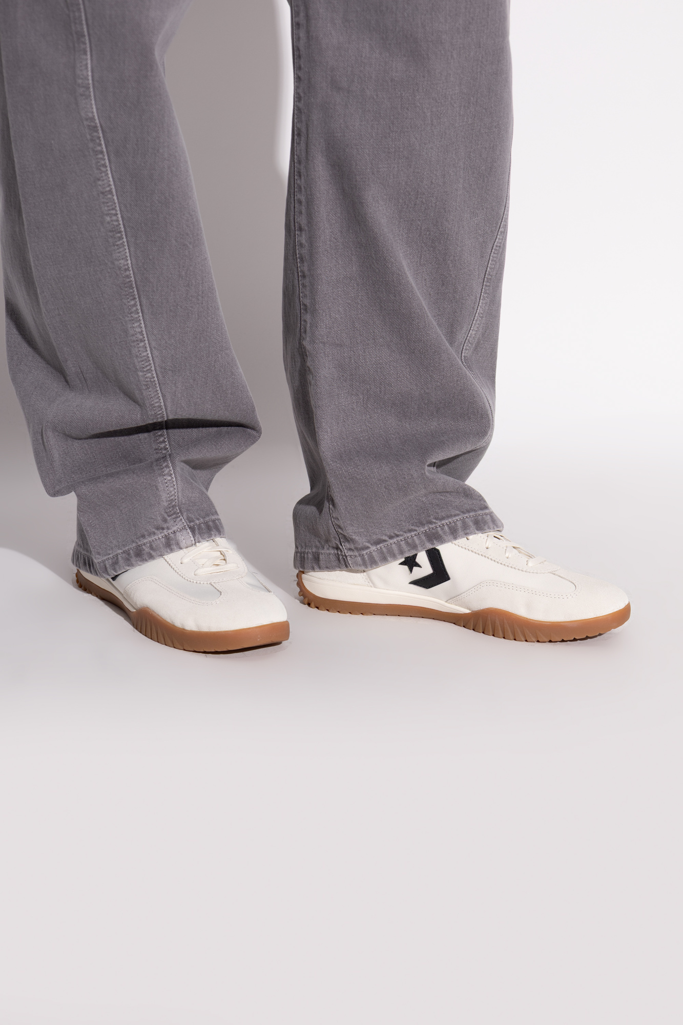Converse RunStarMotion Ox プラットフォームトレーナー Converse RunStarMotion Ox プラットフォームトレーナー - メルカリ
